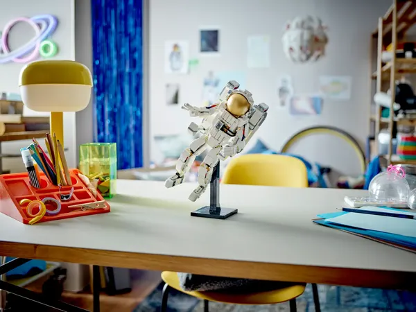 Изображение товара Конструктор Lego Creator Космонавт 31152