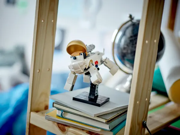 Изображение товара Конструктор Lego Creator Космонавт 31152