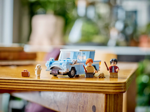Изображение товара Конструктор Lego Harry Potter Flying Ford Anglia 76424
