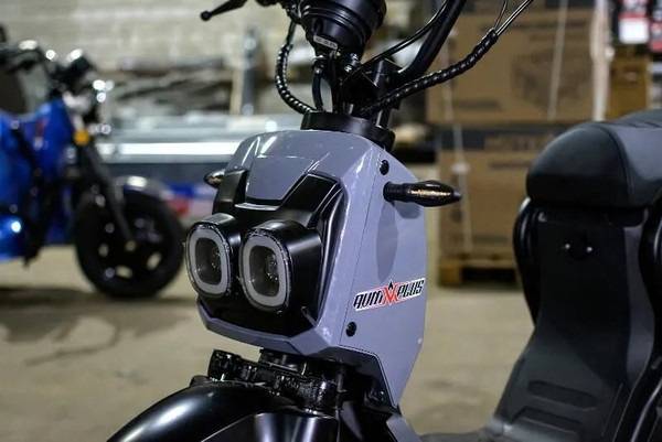 Изображение товара Электроскутер AVM Zoomer (серый)