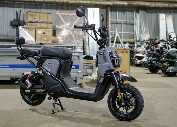 Изображение товара Электроскутер AVM Zoomer (серый)