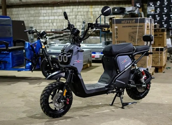 Изображение товара Электроскутер AVM Zoomer (серый)