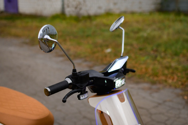 Изображение товара Электроскутер AVM Keren Stardust / pm01816061579 (белый)