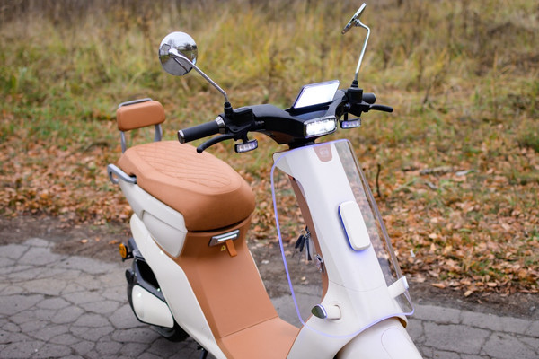 Изображение товара Электроскутер AVM Keren Stardust / pm01816061579 (белый)