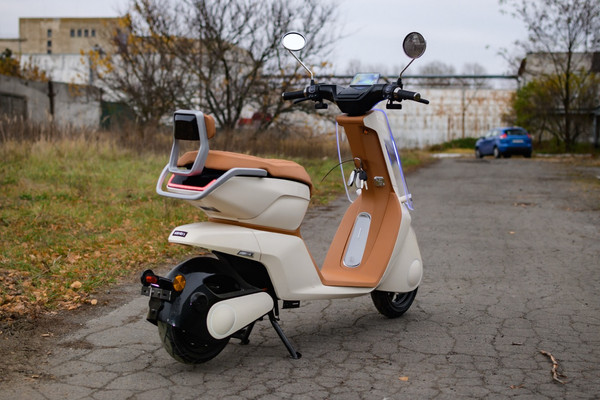 Изображение товара Электроскутер AVM Keren Stardust / pm01816061579 (белый)