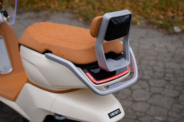 Изображение товара Электроскутер AVM Keren Stardust / pm01816061579 (белый)