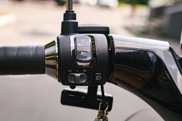 Изображение товара Электроскутер AVM Keren Stardust / pm01256920043 (черный)