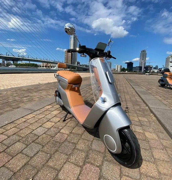 Изображение товара Электроскутер AVM Keren Stardust / pm01256920043 (черный)