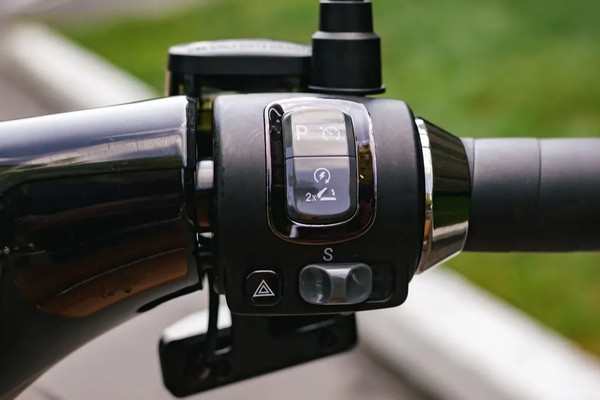 Изображение товара Электроскутер AVM Keren Stardust / pm01256920043 (черный)