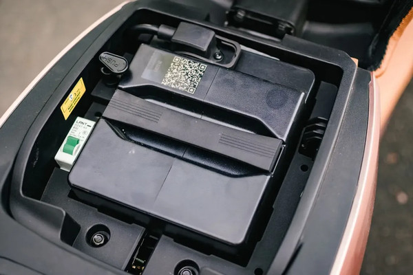 Изображение товара Электроскутер AVM Keren Stardust / pm01256920043 (черный)