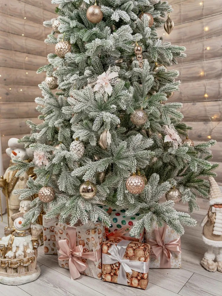 Изображение товара Ель искусственная National Tree Company Королевская заснеженная КРЛ/ЗС-220 (220см)