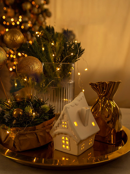 Изображение товара Ночник Лючия Зимняя Избушка 01 / 186-01 (белый)