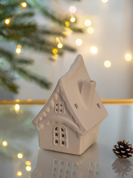 Изображение товара Ночник Лючия Зимняя Избушка 01 / 186-01 (белый)