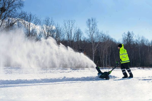 Изображение товара Снегоуборщик аккумуляторный Greenworks 82SN22 / 2603307