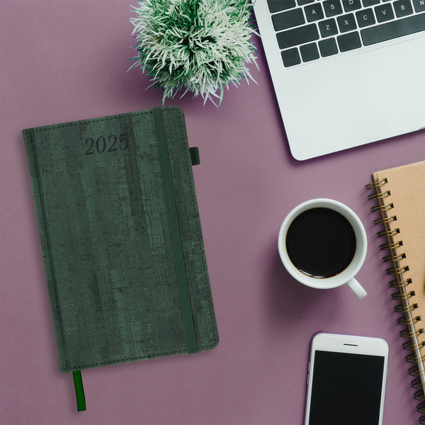 Изображение товара Ежедневник Brauberg Wood 2025 / 115833 (зеленый)