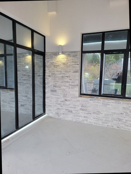 Изображение товара Декоративный камень бетонный Petra Олимпия 09П4 (белый/серый)