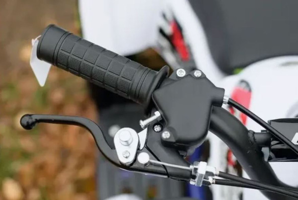 Изображение товара Квадроцикл AVM Grizlik 49 (белый)