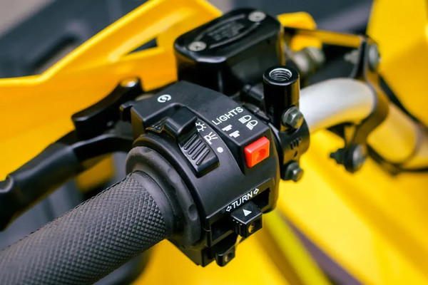 Изображение товара Квадроцикл AVM Hammer 200 (желтый)