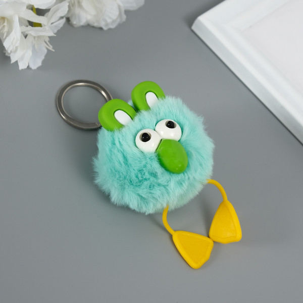 Изображение товара Брелок Sima-Land Пушистик на кольце. Большеглазая ворона / 10702211 (зеленый)