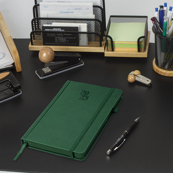 Изображение товара Ежедневник Brauberg 2025 / 115917 (темно-зеленый)