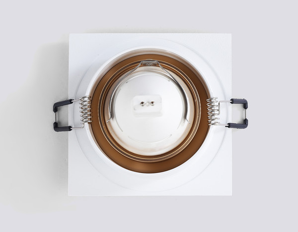 Изображение товара Точечный светильник Ambrella TN102728 WH/GD (белый/золото)