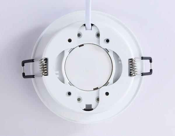 Изображение товара Точечный светильник Ambrella TN5226 WH/GD (белый/золото)