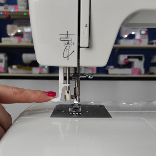 Изображение товара Швейная машина Jaguar Jeans White