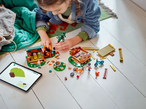 Изображение товара Конструктор Lego Friends Уютные домики в летнем лагере 42624