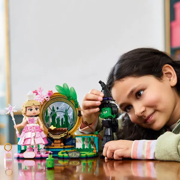Изображение товара Конструктор Lego Wicked Эльфаба и Глинда 75682