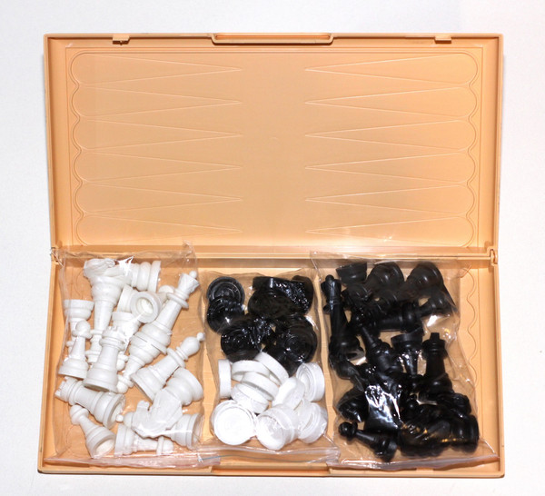 Изображение товара Набор настольных игр Десятое королевство Шашки-Шахматы / 03889 (бежевый/черный)