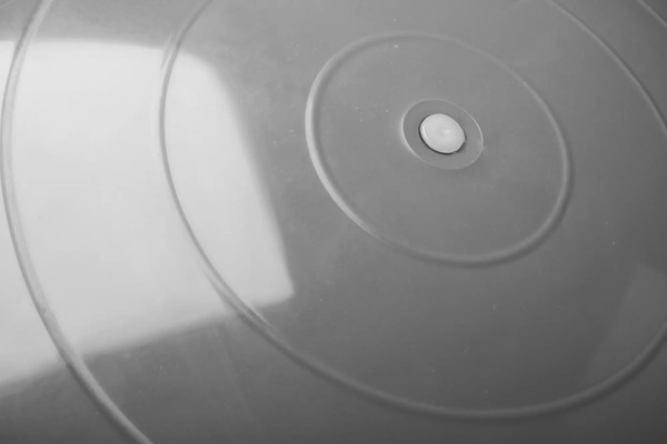 Изображение товара Фитбол гладкий Sundays Fitness IR97402-65 (серебристый) + Насос ручной Sundays Fitness IR97410