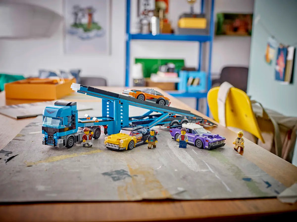 Изображение товара Конструктор Lego City Грузовик-автовоз со спортивными автомобилями / 60408