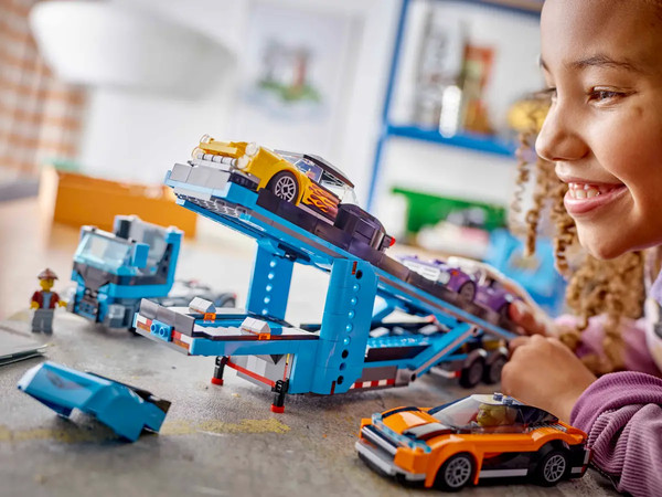 Изображение товара Конструктор Lego City Грузовик-автовоз со спортивными автомобилями / 60408