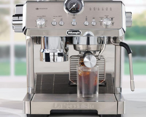 Изображение товара Кофеварка эспрессо DeLonghi EC9555.M