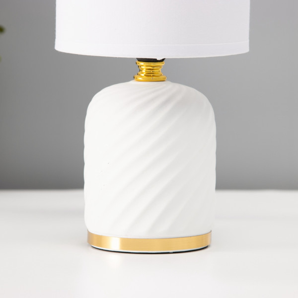 Изображение товара Прикроватная лампа Risalux Рионфо 10392933 (белый)