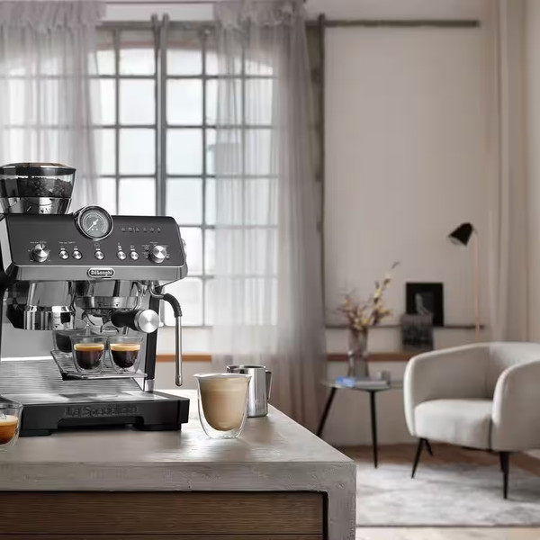 Изображение товара Кофеварка эспрессо DeLonghi EC9555.BK