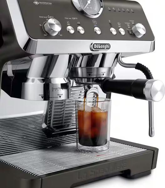 Изображение товара Кофеварка эспрессо DeLonghi EC9555.BK