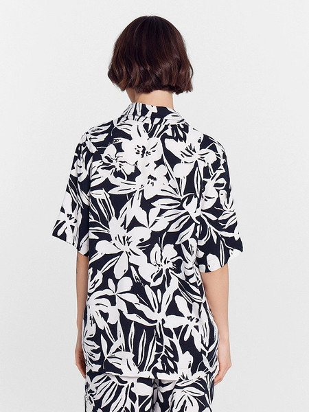 Изображение товара Рубашка Mark Formelle 112855/1 (р.170-84-90, белые цветы на черном)