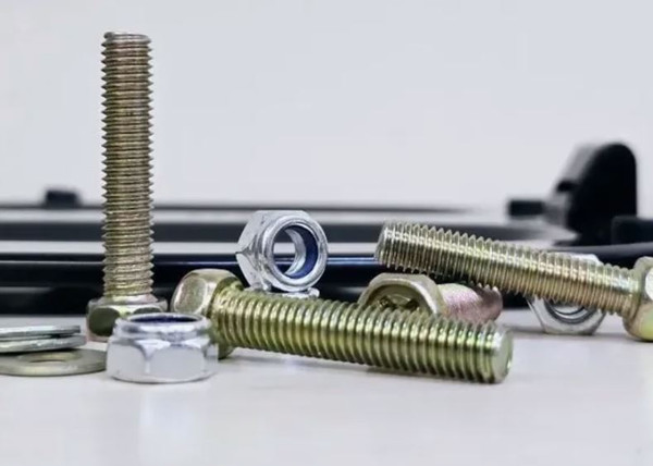 Изображение товара Кофр для мотоцикла AVM 818 (металлик)