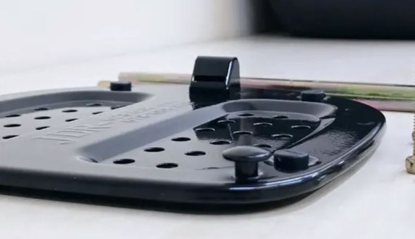 Изображение товара Кофр для мотоцикла AVM 818 (металлик)