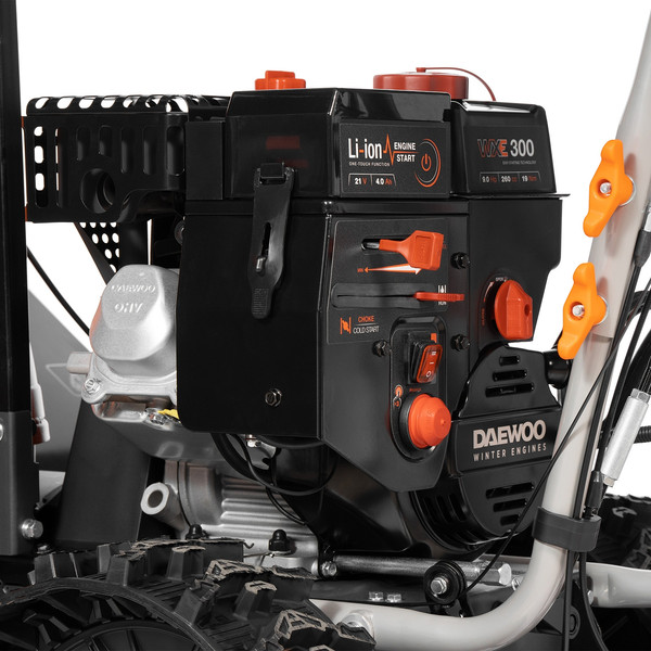 Изображение товара Снегоуборщик бензиновый Daewoo Power DAST 427