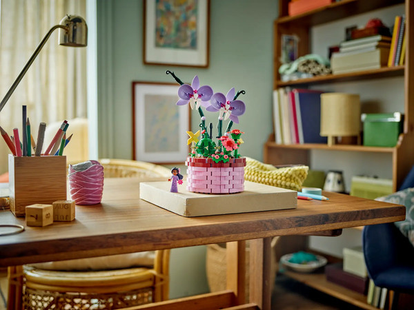 Изображение товара Конструктор Lego Disney Цветочный горшок Изабеллы 43237