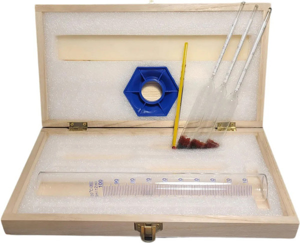 Изображение товара Спиртометр бытовой No Brand С термометром и мерным цилиндром (деревянный футляр)