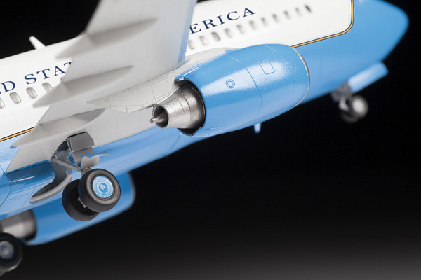 Изображение товара Сборная модель Звезда Авиалайнер Боинг 737-700/С40В / 7027