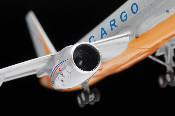 Изображение товара Сборная модель Звезда Грузовой самолет ТУ-204-100С / 7031