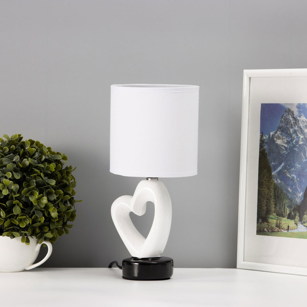 Изображение товара Прикроватная лампа Risalux Сердце 10392929 (белый/черный)