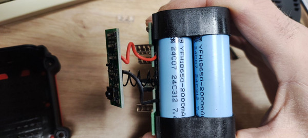 Изображение товара Аккумулятор для электроинструмента Watt 18V 4.0 Ah Li-Ion (1.018.000.02)
