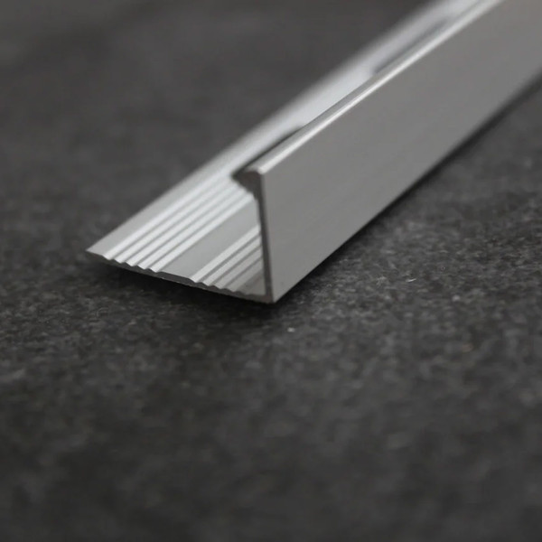 Изображение товара Уголок под плитку Profiling ПО-Г12 (2.7м, серебро)