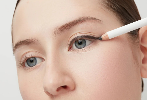 Изображение товара Карандаш для глаз Marvel Cosmetics Professional тон 401 jet black