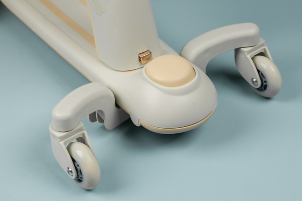 Изображение товара Самокат детский Ricos Crocs JSCN669 (бежевый)